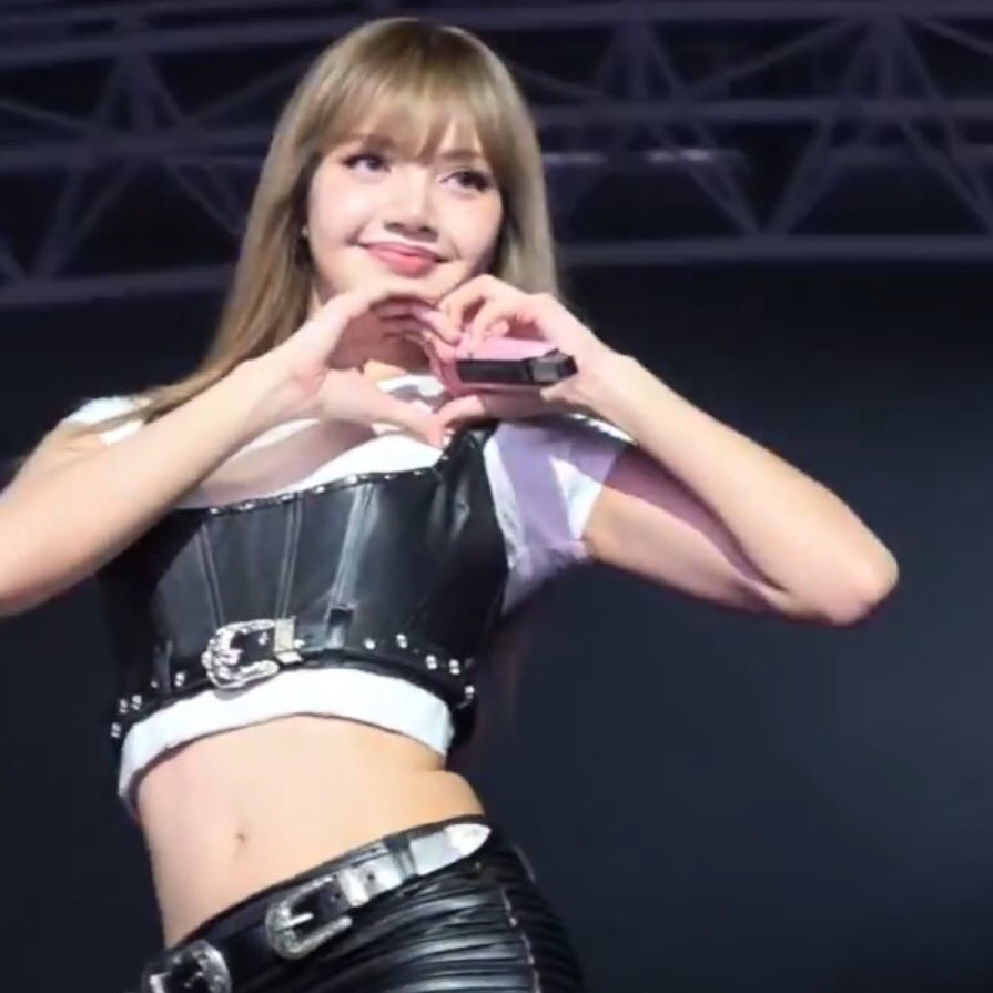 리사 (BLACKPINK) 최근 활동샷