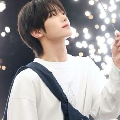 A moment captured by Hanjin (TWS)'s fan