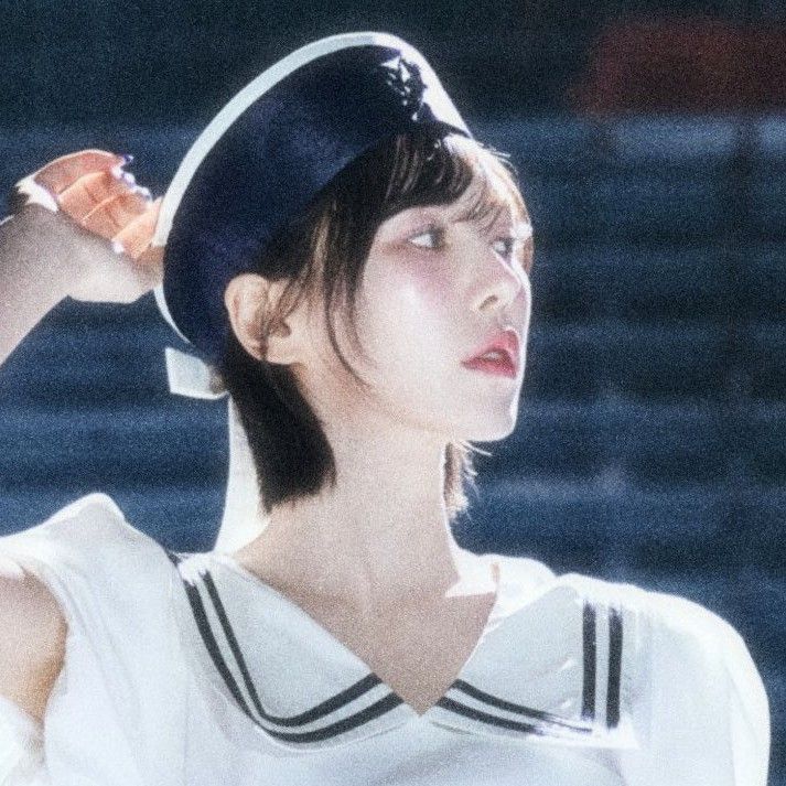 Behind-the-scenes cut of Wendy (Red Velvet)