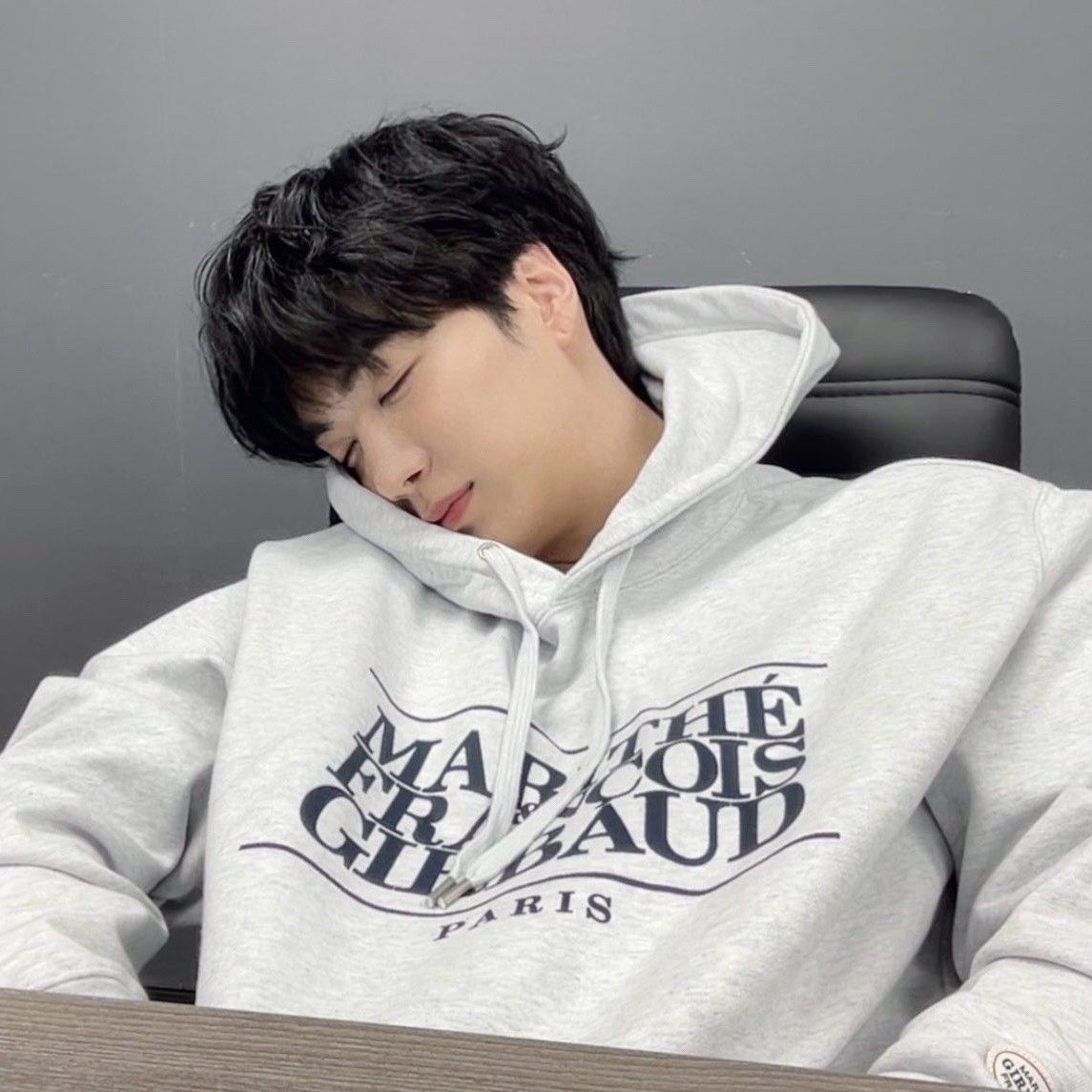 Recent activity shot of Kim Jonghyeon