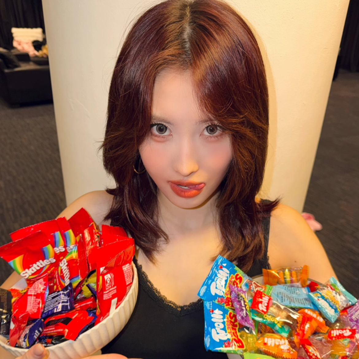 Momo (TWICE)的最新活动照片