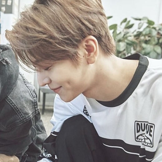 A moment captured by He Xinlong (ALPHA DRIVE ONE)'s fan