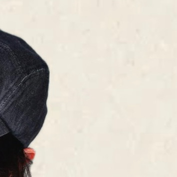 A moment captured by Monday (Weeekly)'s fan