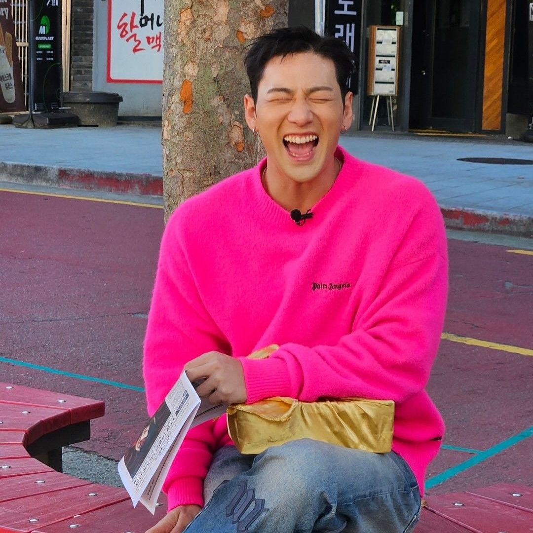 A moment captured by Baekho's fan