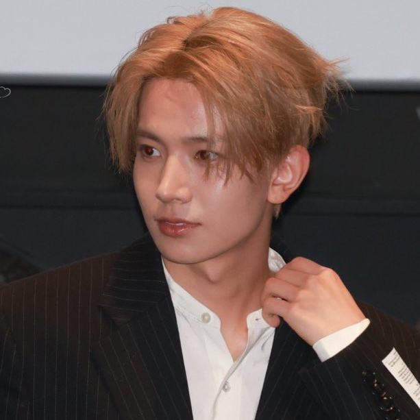 Foto terbaru Heeseung (ENHYPEN)