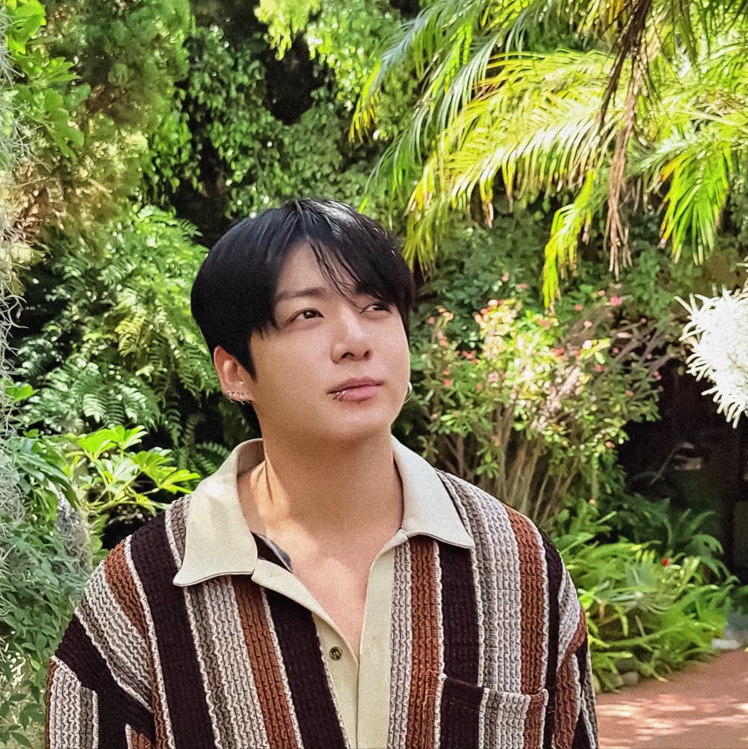 Behind-the-scenes cut of BTS