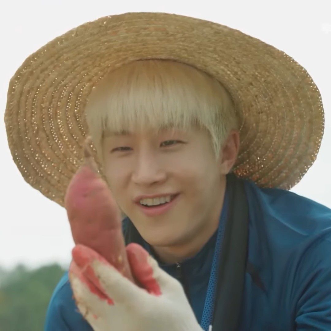 Behind-the-scenes cut of Jinjin (ASTRO)