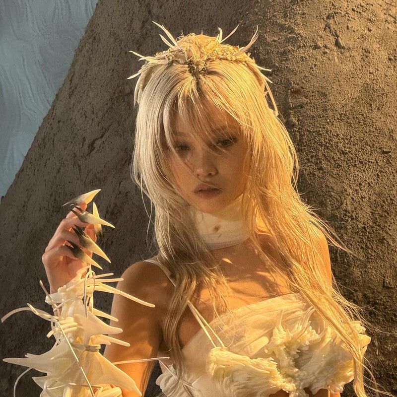Behind-the-scenes cut of Soyeon (i-dle)