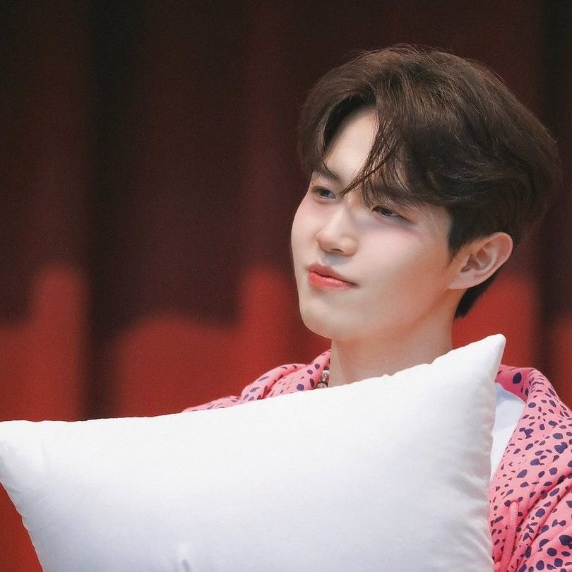 A moment captured by Kim Jaehwan's fan