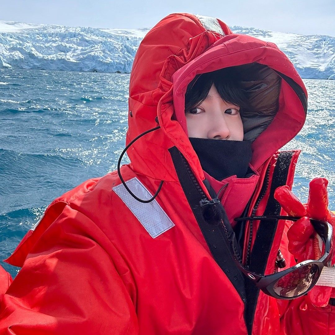 Behind-the-scenes cut of Suho (EXO)