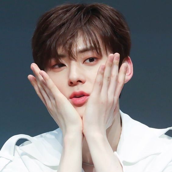 黃旼炫的最新照片