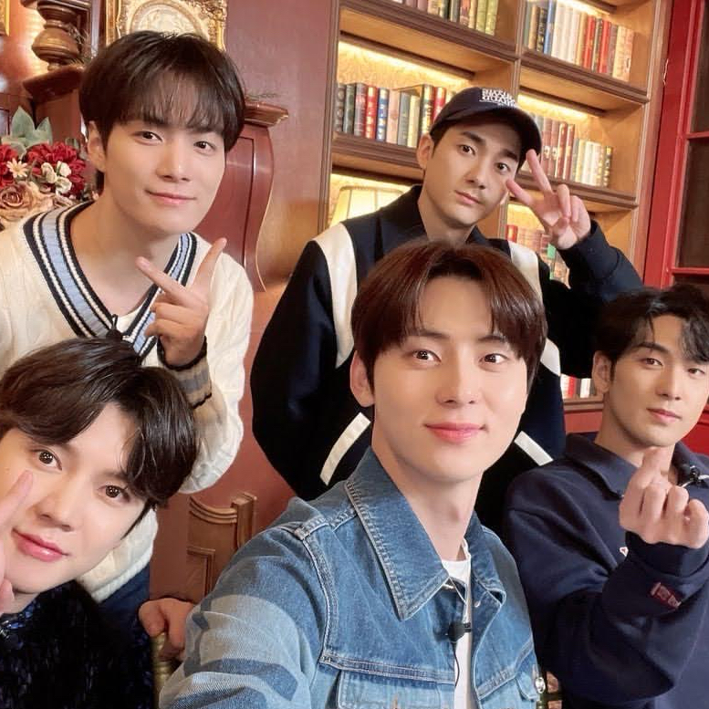 뉴이스트의 최신 사진