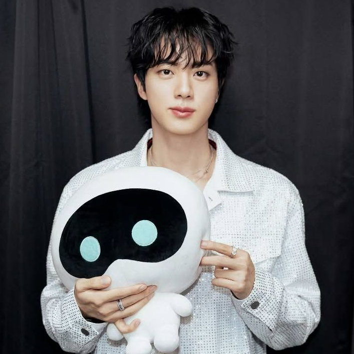 Behind-the-scenes cut of Jin (BTS)