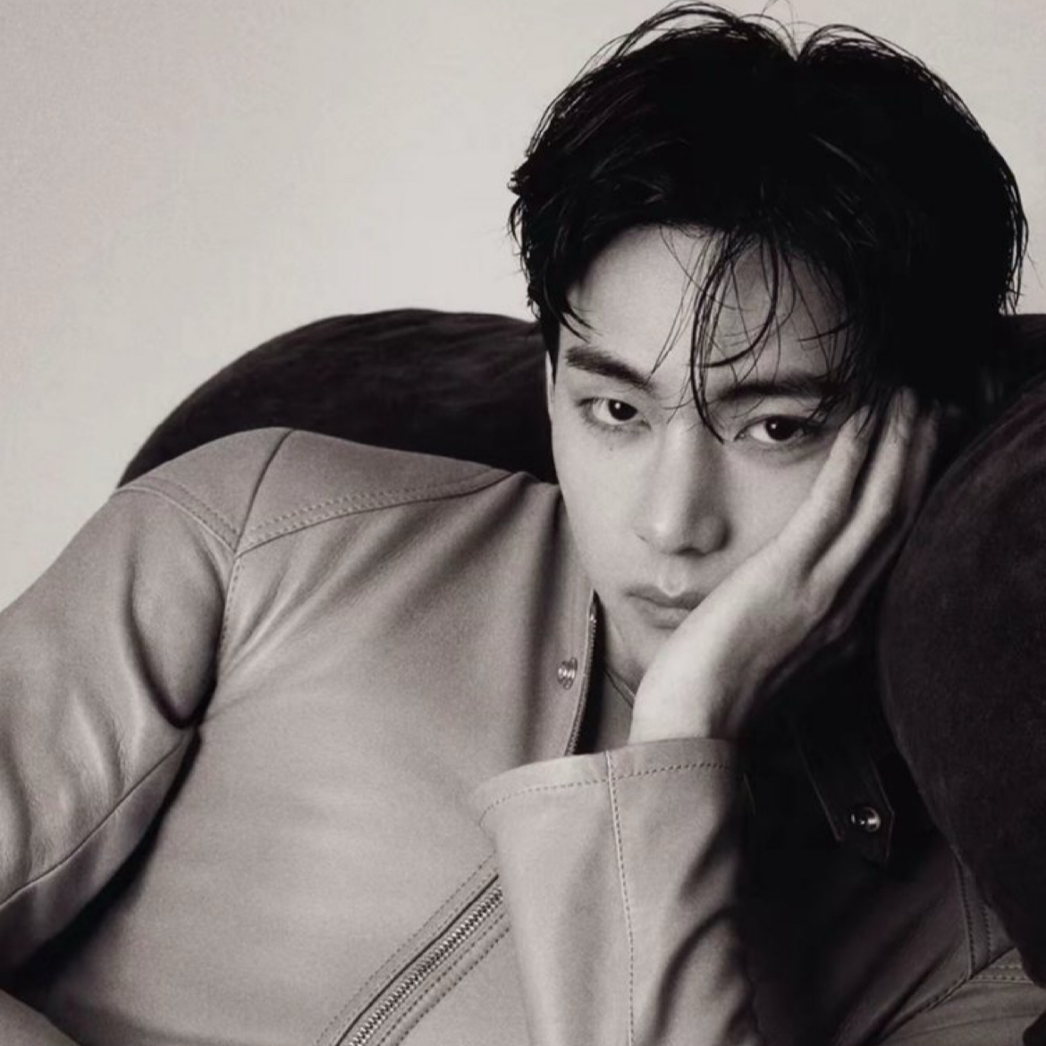 뷔 (방탄소년단)의 비하인드 컷