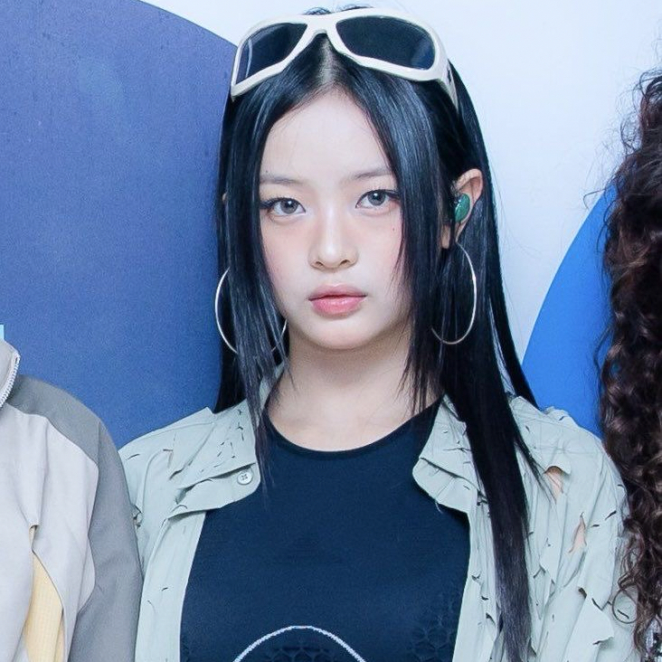 Latest photo of HANNI (NewJeans)