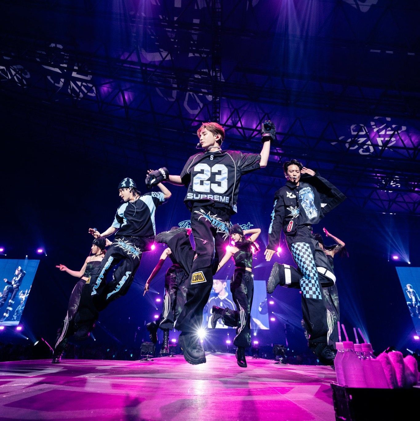 Behind-the-scenes cut of SHINee