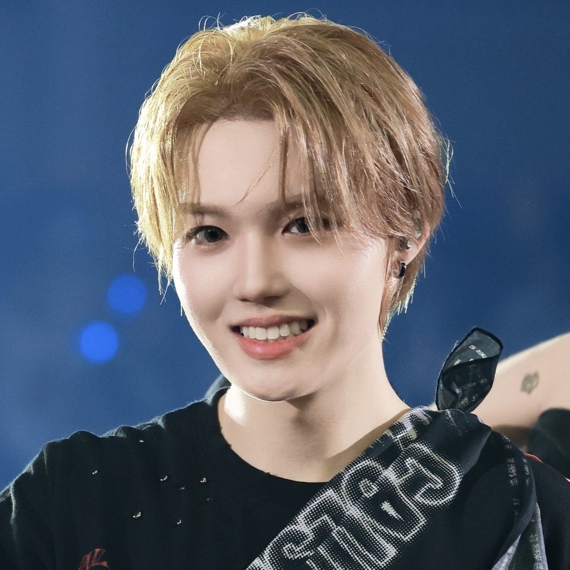 Recent activity shot of Doyoung (TREASURE)