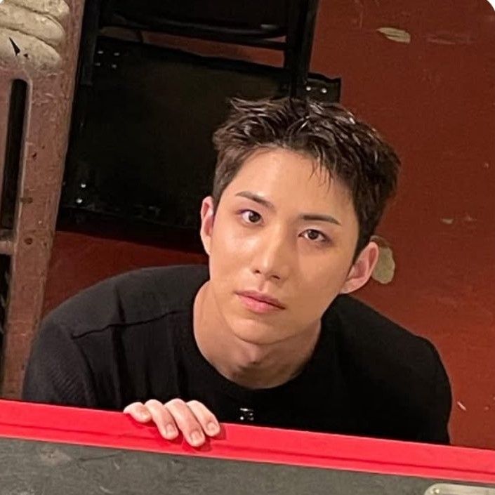 A moment captured by Wow (A.C.E)'s fan