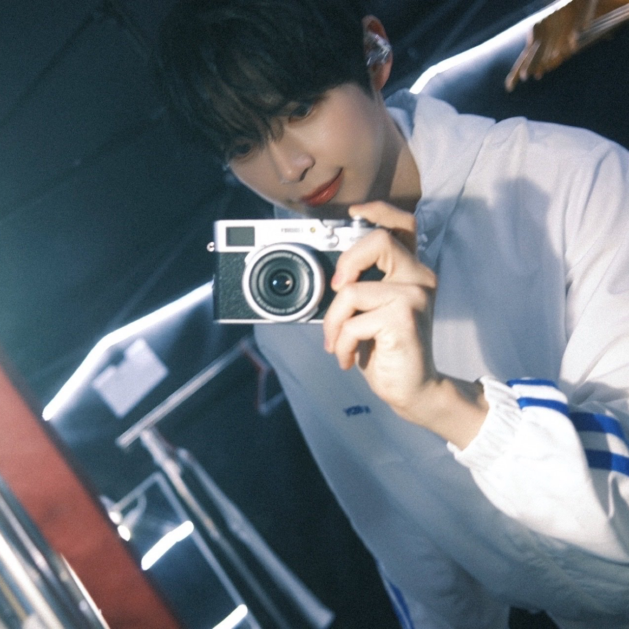 Behind-the-scenes cut of Sung Hanbin (ZEROBASEONE)