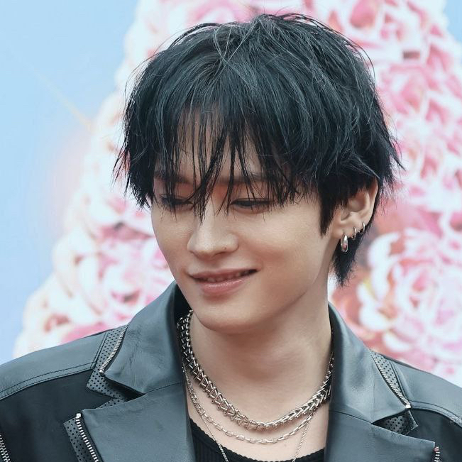 Latest photo of Lee Know (Stray Kids)