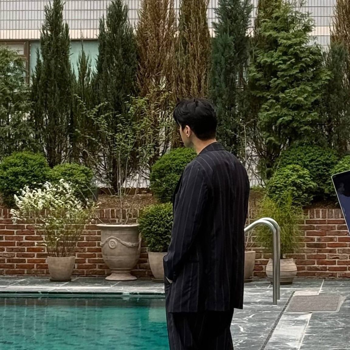 Behind-the-scenes cut of Siwon (Super Junior)