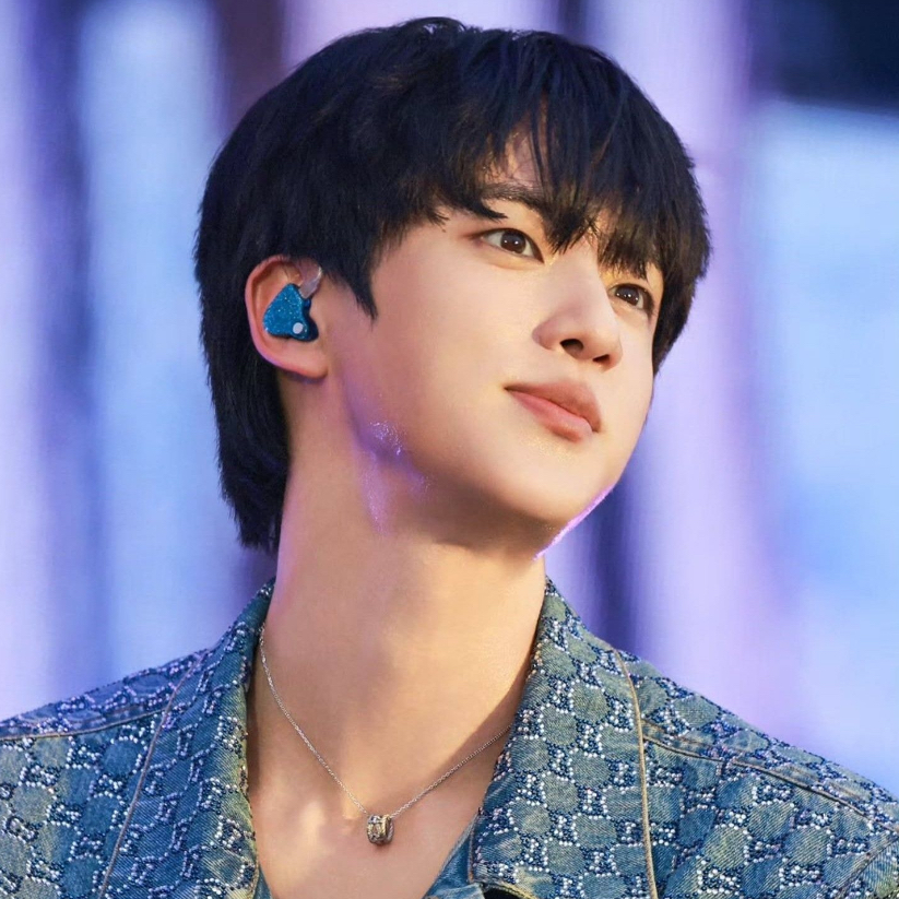 Momen yang diabadikan oleh penggemar Jin (BTS)