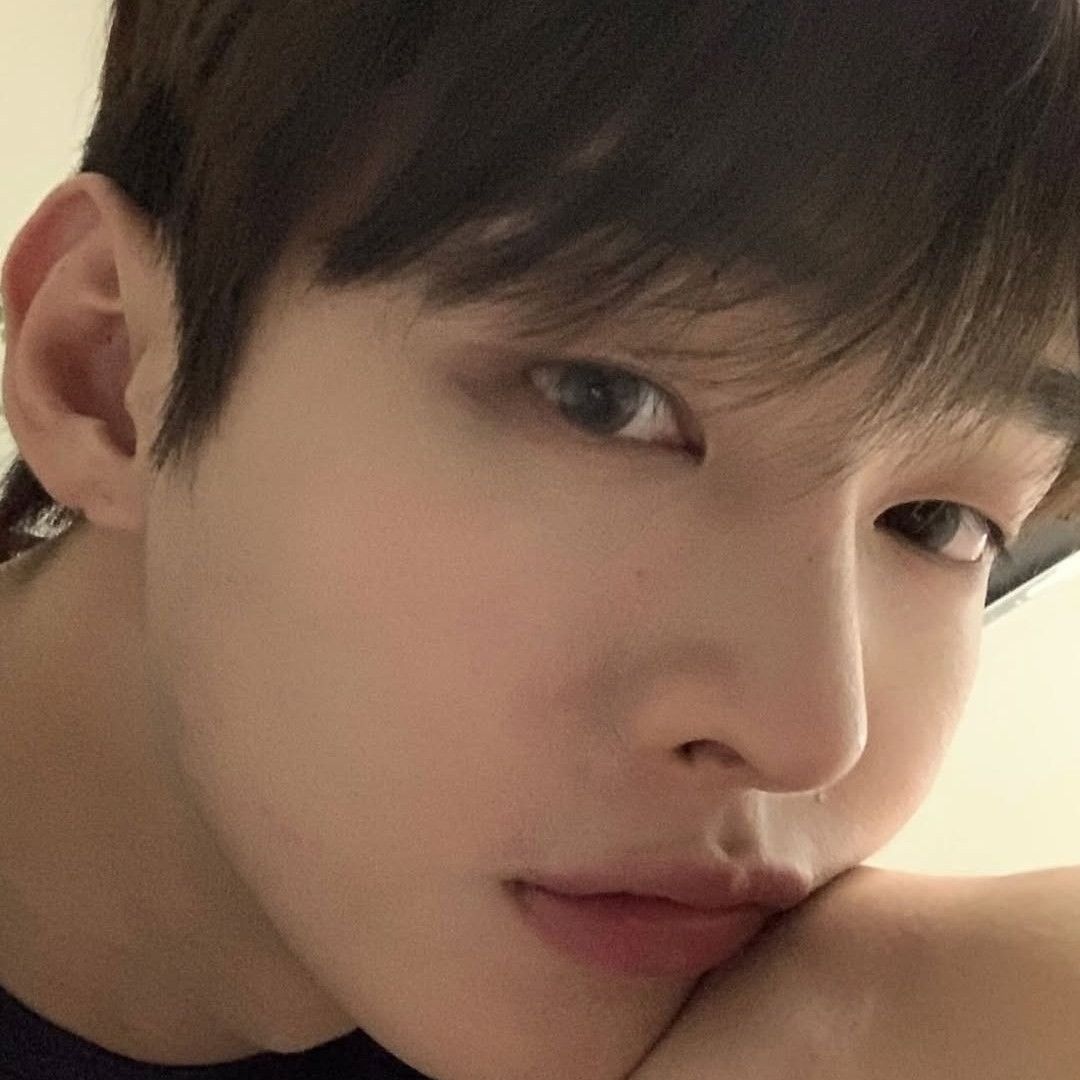 윤지성의 최신 사진