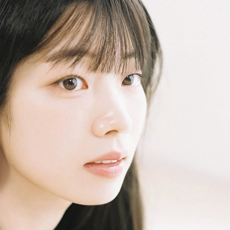 Recent activity shot of Dahyun (TWICE)