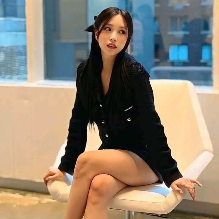 Foto aktivitas terbaru Mina (TWICE)