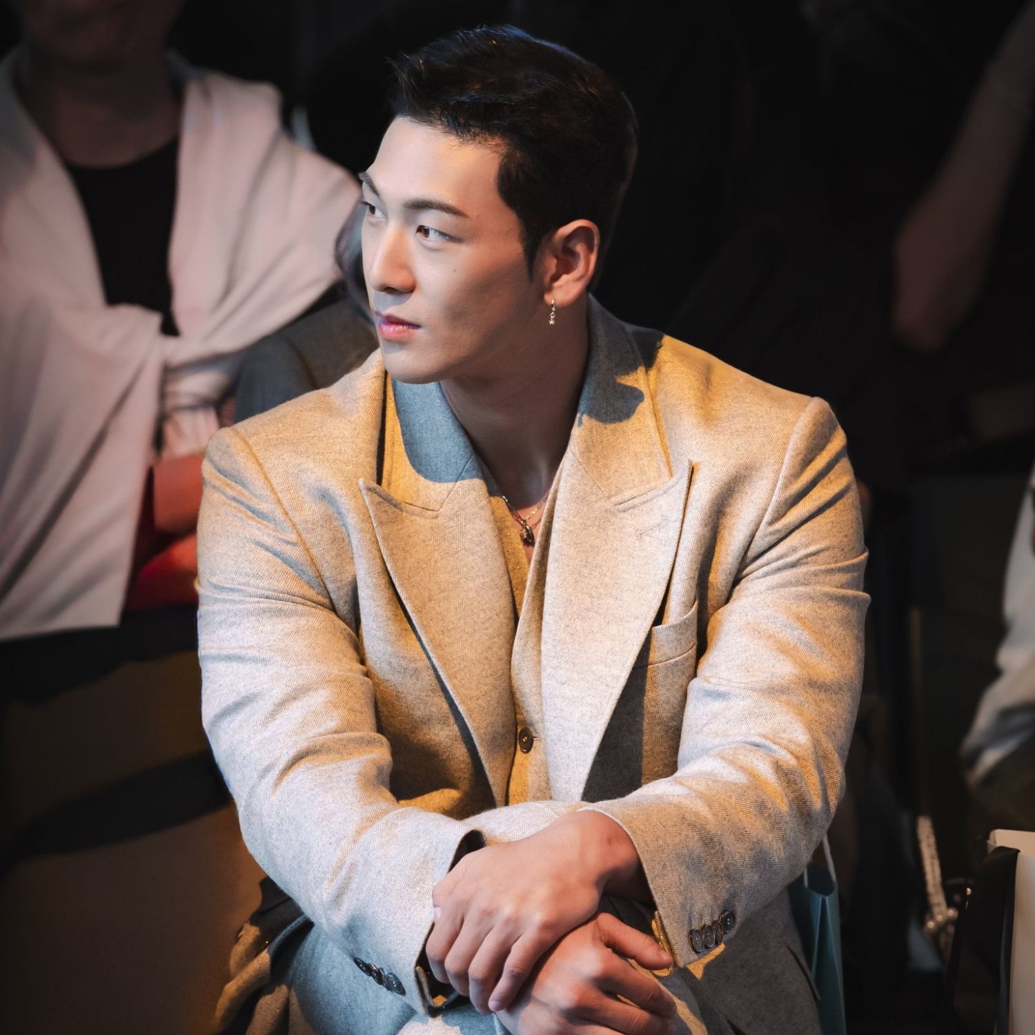 백호의 비하인드 컷