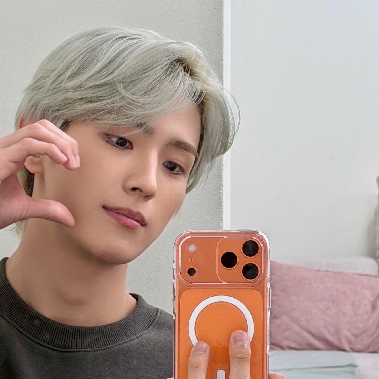 Behind-the-scenes cut of Yonghee (CIX)