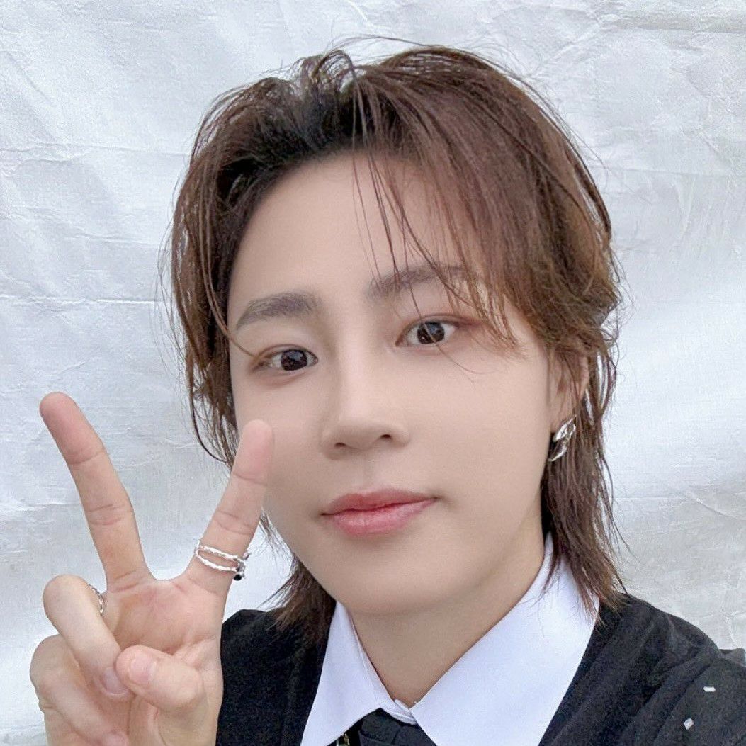Recent activity shot of Ha Sungwoon