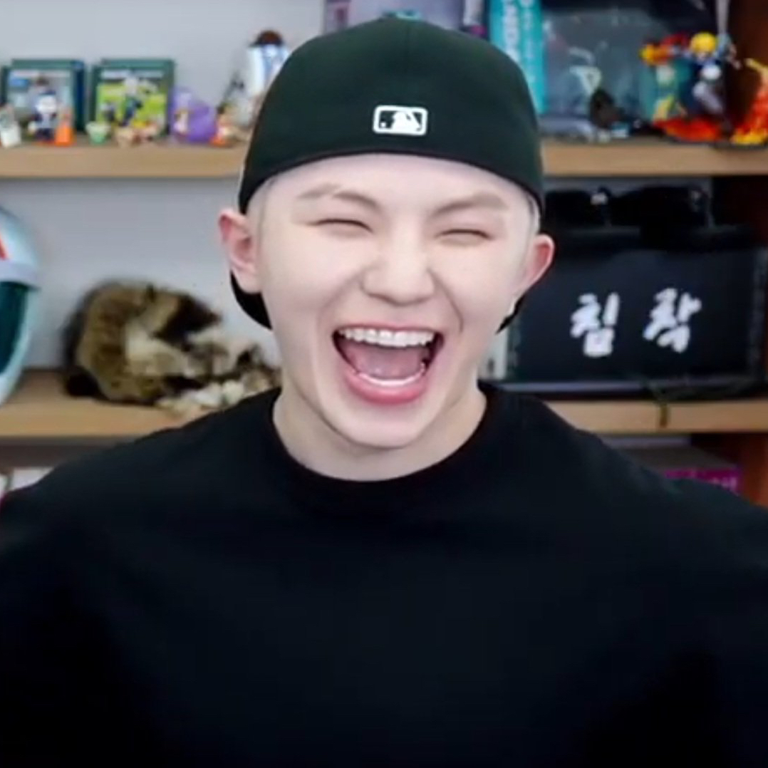 A moment captured by Woozi (SEVENTEEN)'s fan