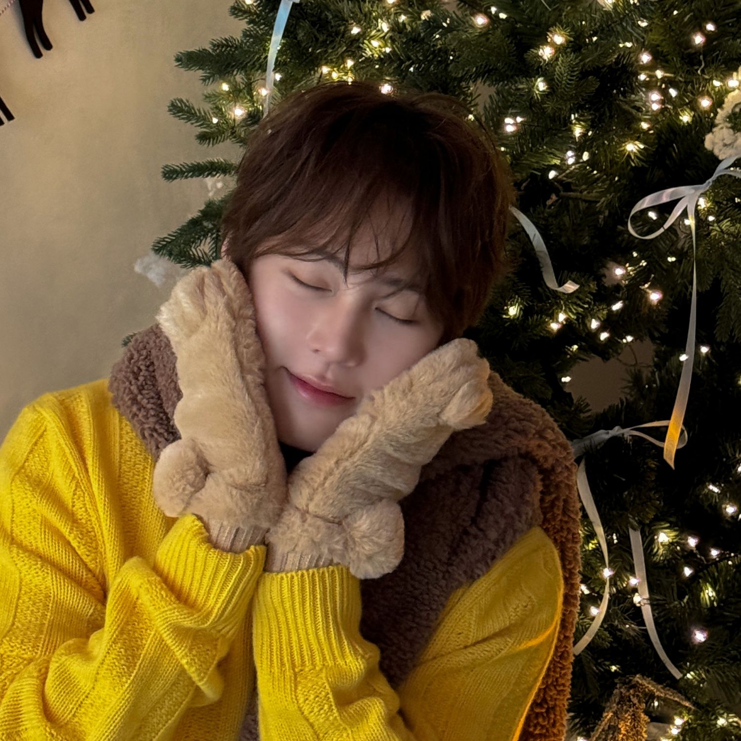 Behind-the-scenes cut of Ha Sungwoon