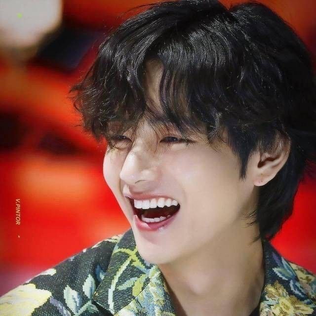 뷔 (방탄소년단) 최근 활동샷