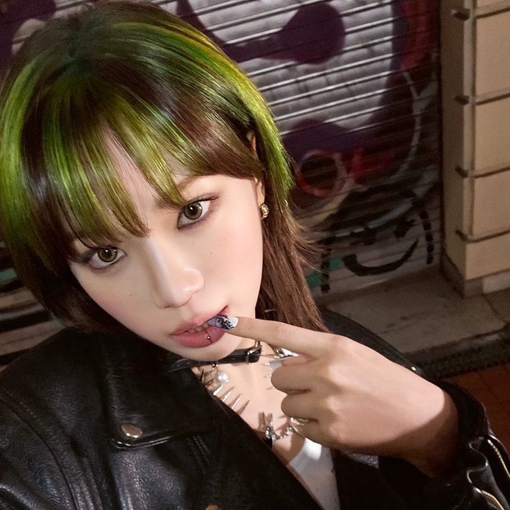 Latest photo of Kim Chaewon (LE SSERAFIM)