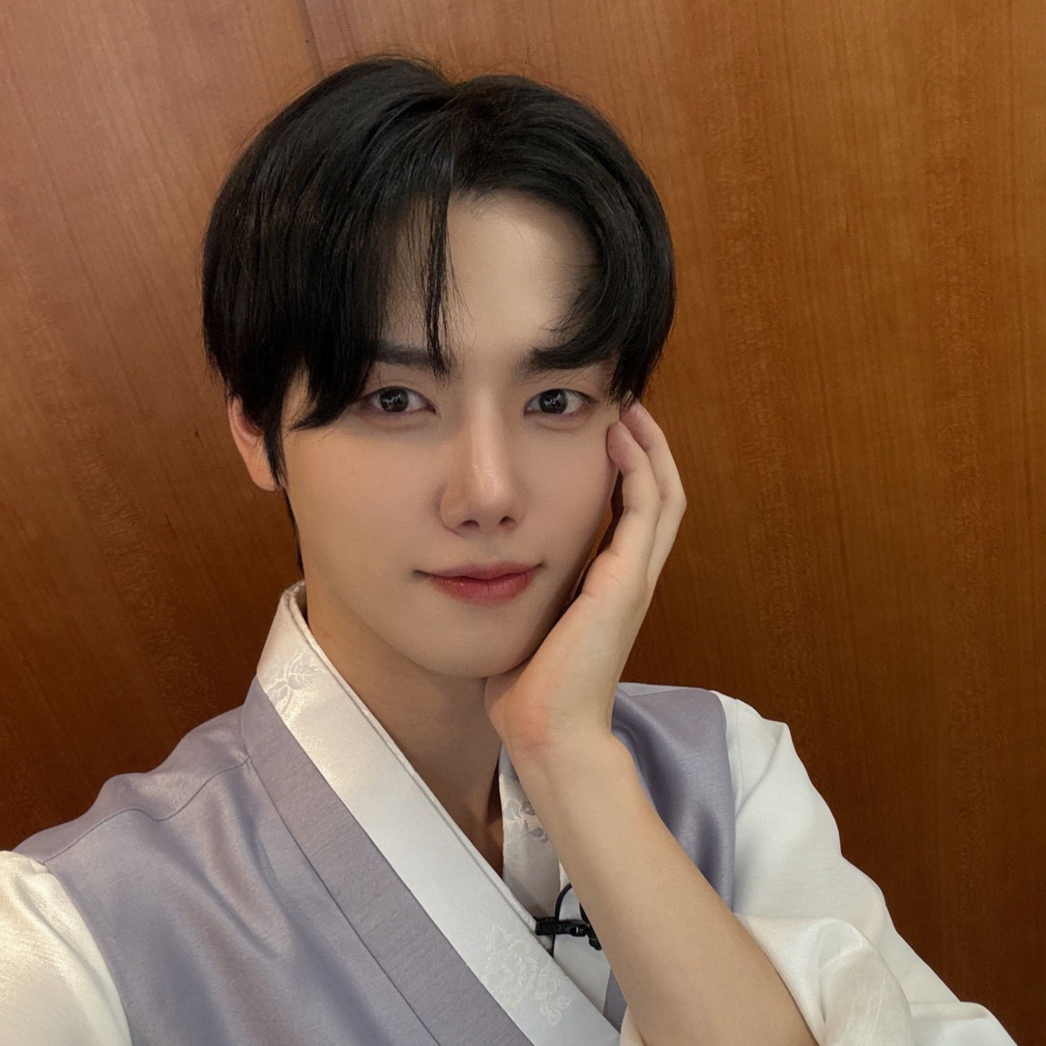 Latest photo of Minhee (CRAVITY)