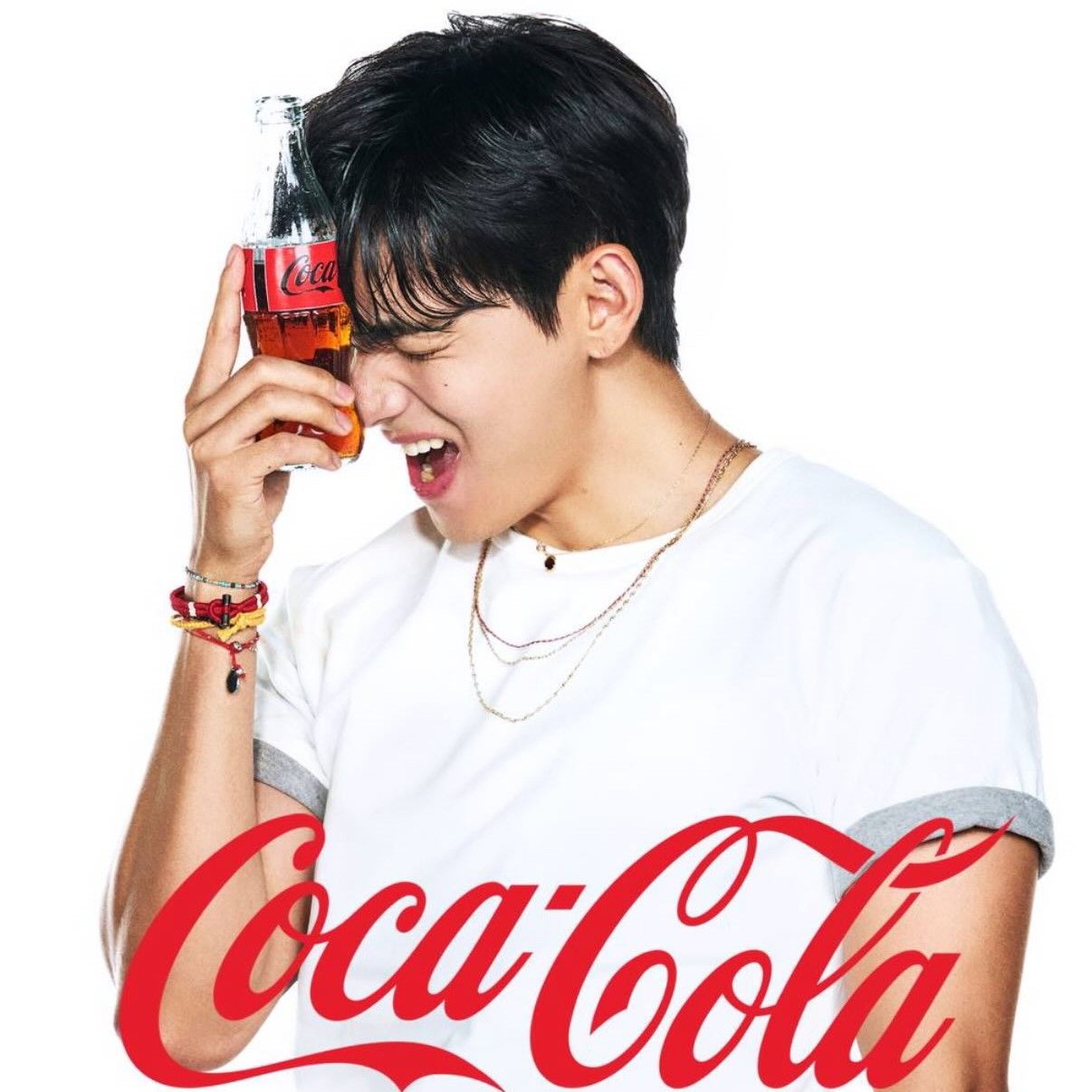 뷔 (방탄소년단)의 최신 사진
