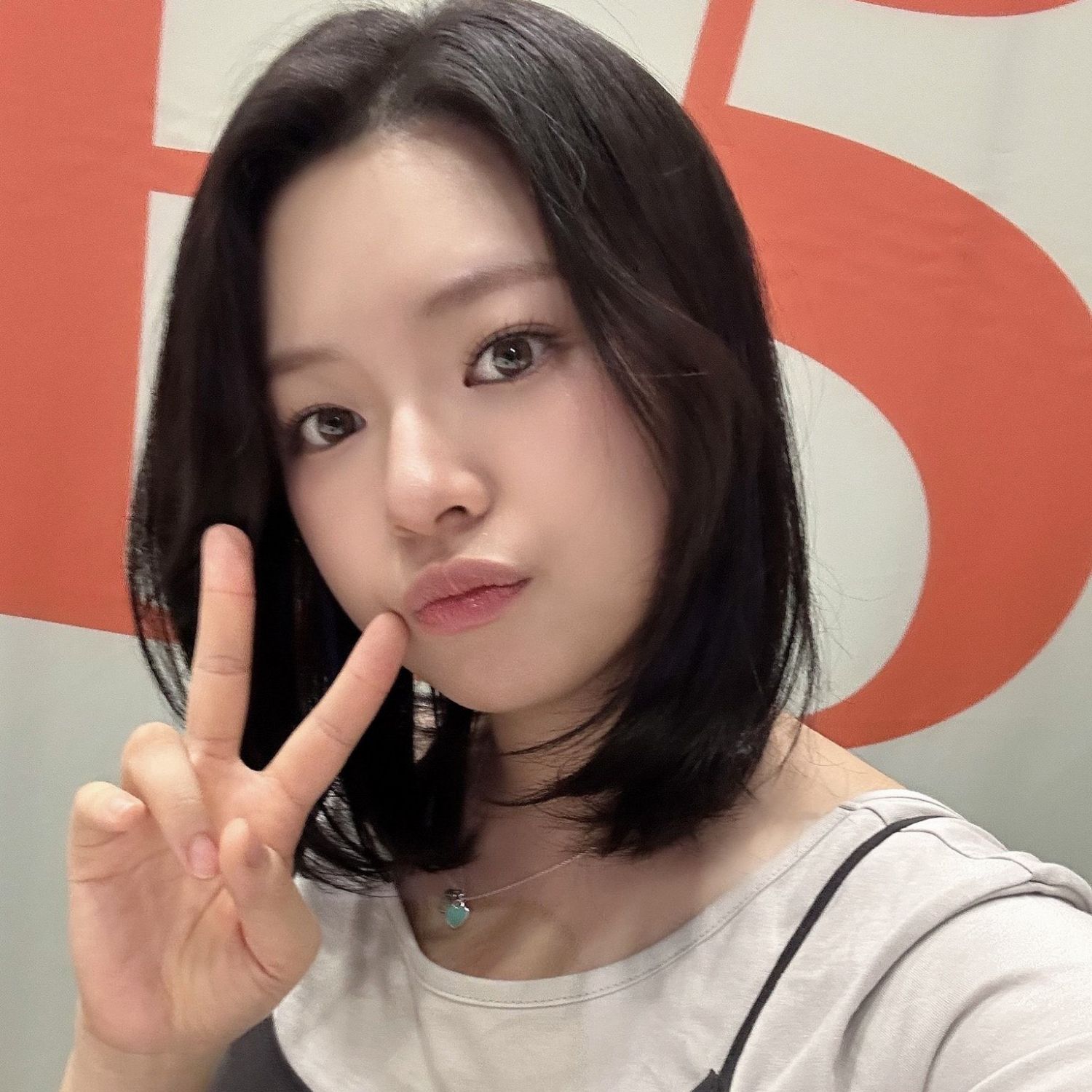 Behind-the-scenes cut of Jeongyeon (TWICE)