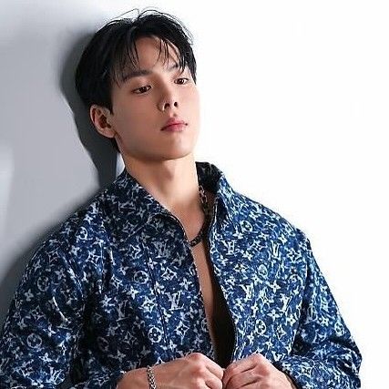 Latest photo of Shownu (MONSTA X)