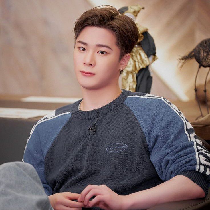 Latest photo of Moonbin (ASTRO)