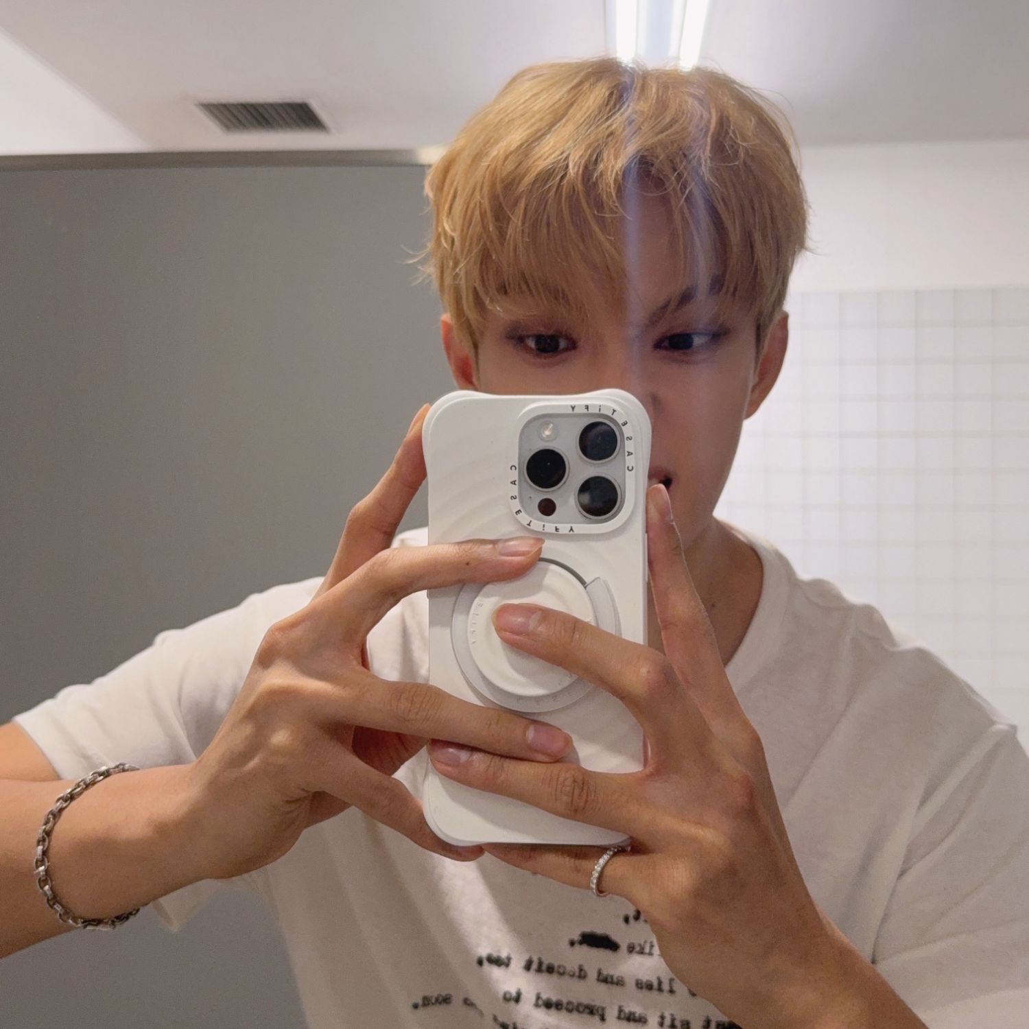 Behind-the-scenes cut of DK (SEVENTEEN)