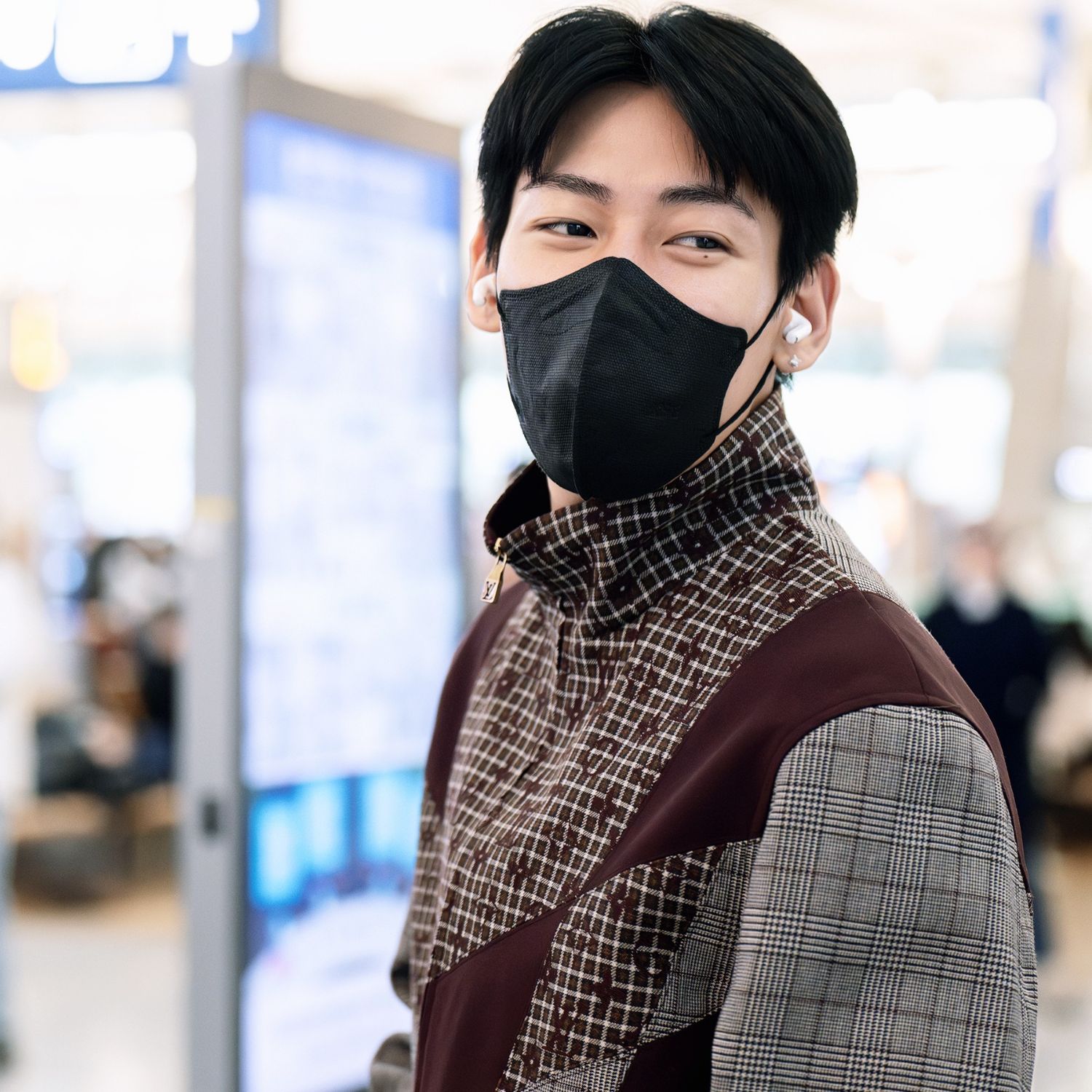 Behind-the-scenes cut of Bambam (GOT7)