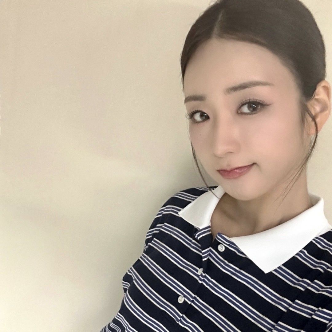 Recent activity shot of Yoon Bomi (Apink)