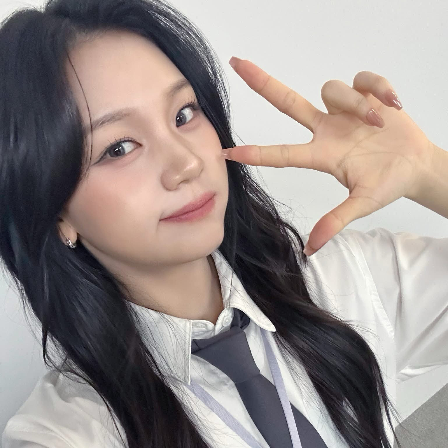 嚴智 (GFRIEND, VIVIZ)的最新活動照片