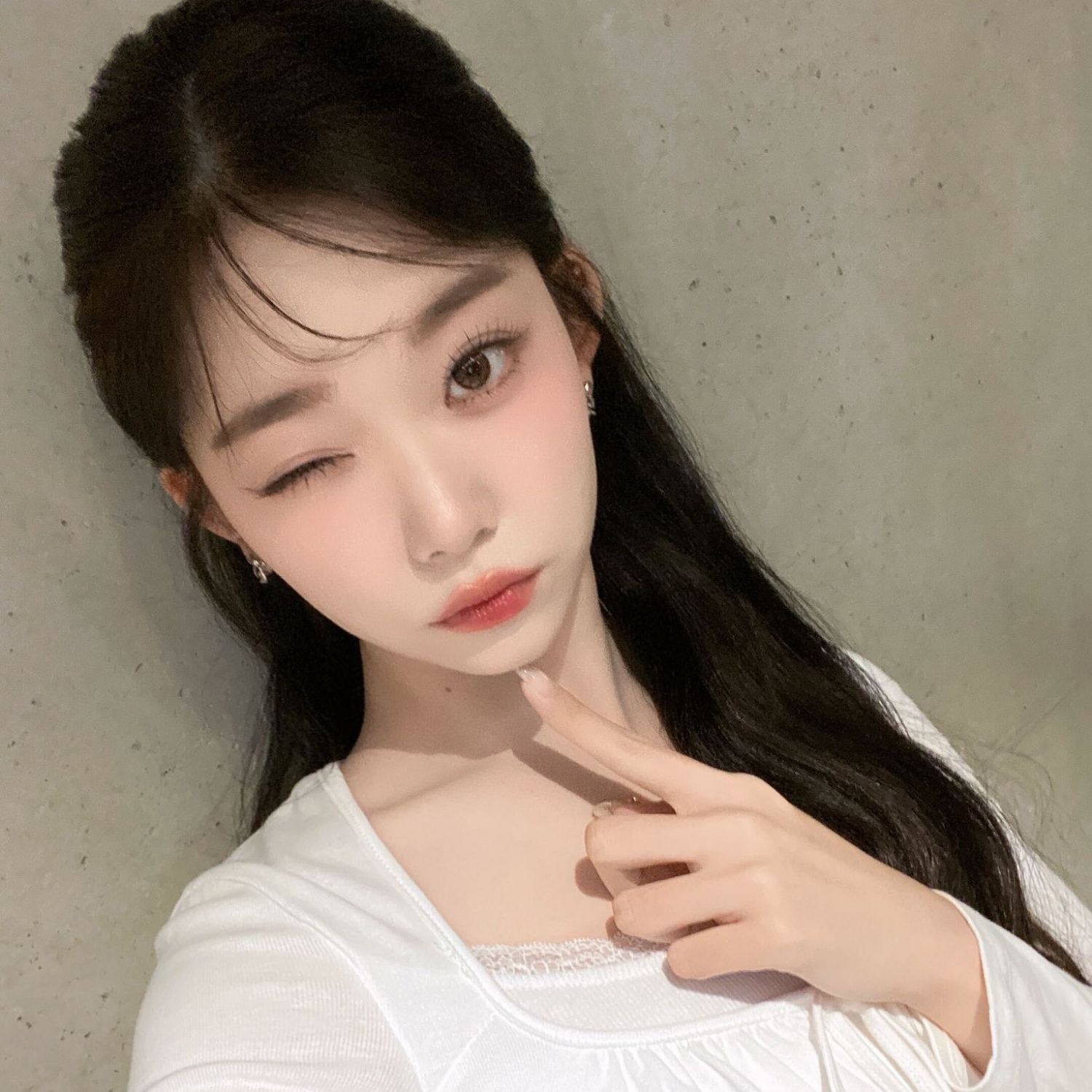 Behind-the-scenes cut of Tsuki (Billlie)