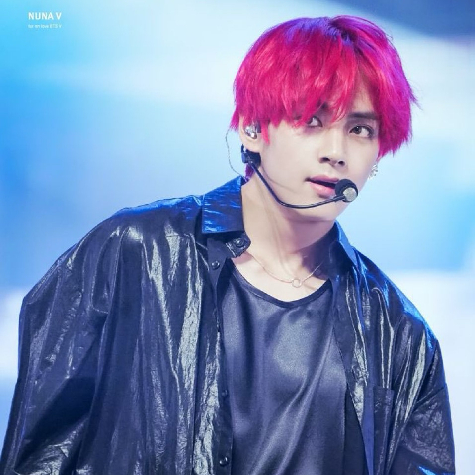 A moment captured by V (BTS)'s fan