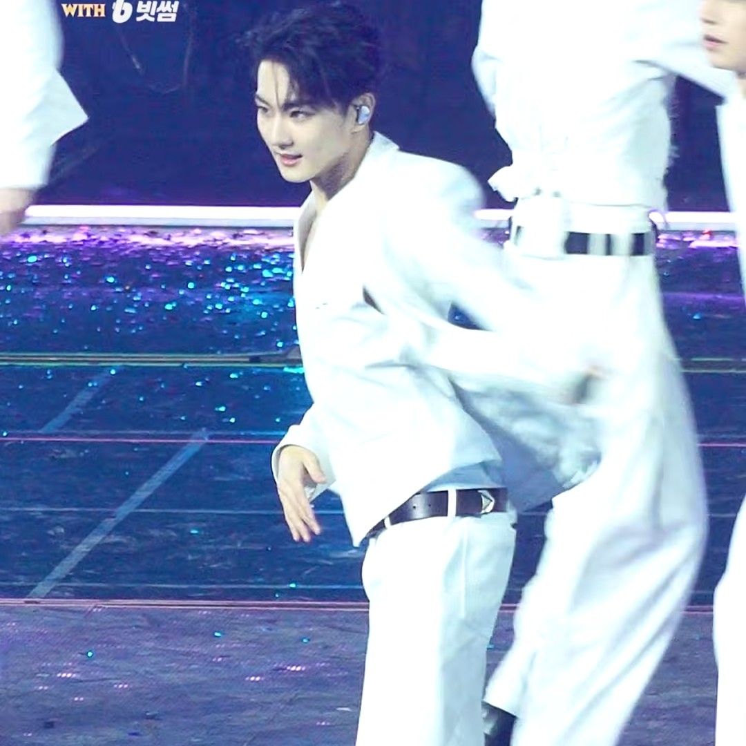 Latest photo of Jungwon (ENHYPEN)