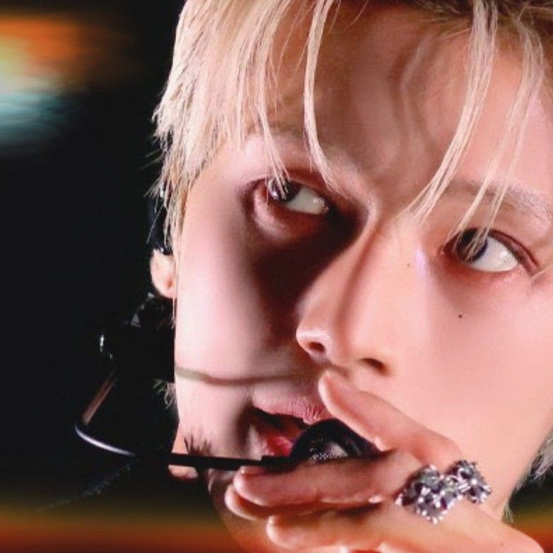 友榮 (ATEEZ)的最新照片