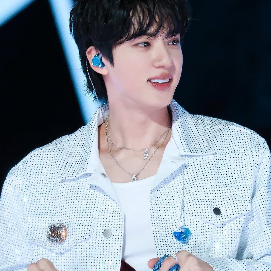 진 (방탄소년단) 최근 활동샷